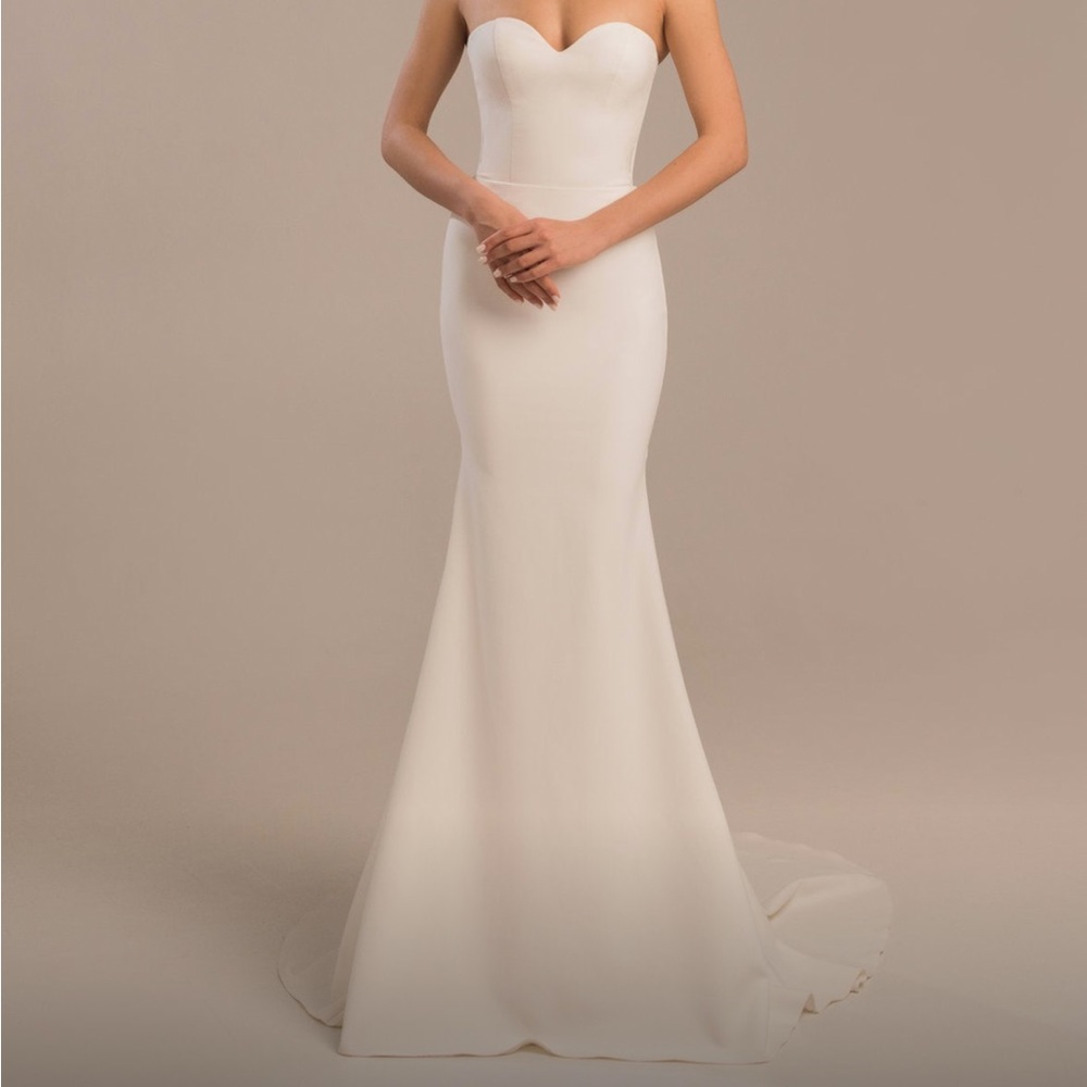 Ivory wedding dress